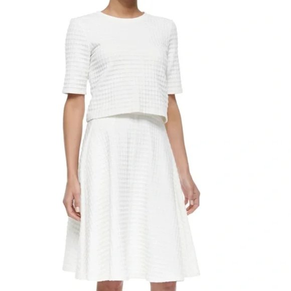 New Theory Hesha waffle knit gingham textured boxy structured cropped blouse top - Picture 2 of 16